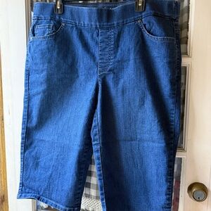 Women’s Gloria Vanderbilt long denim shorts 16W